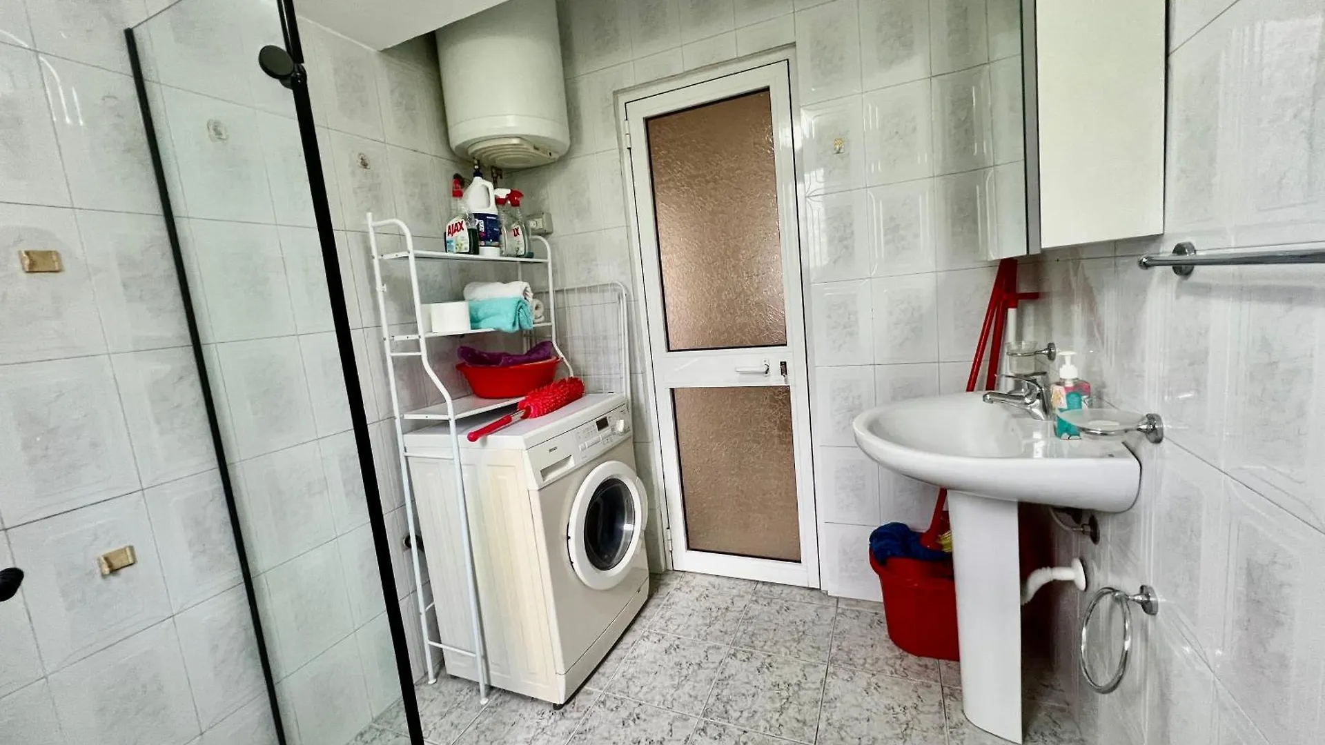Hostel Sisterhood Rooms- Shared Bathroom Tirana